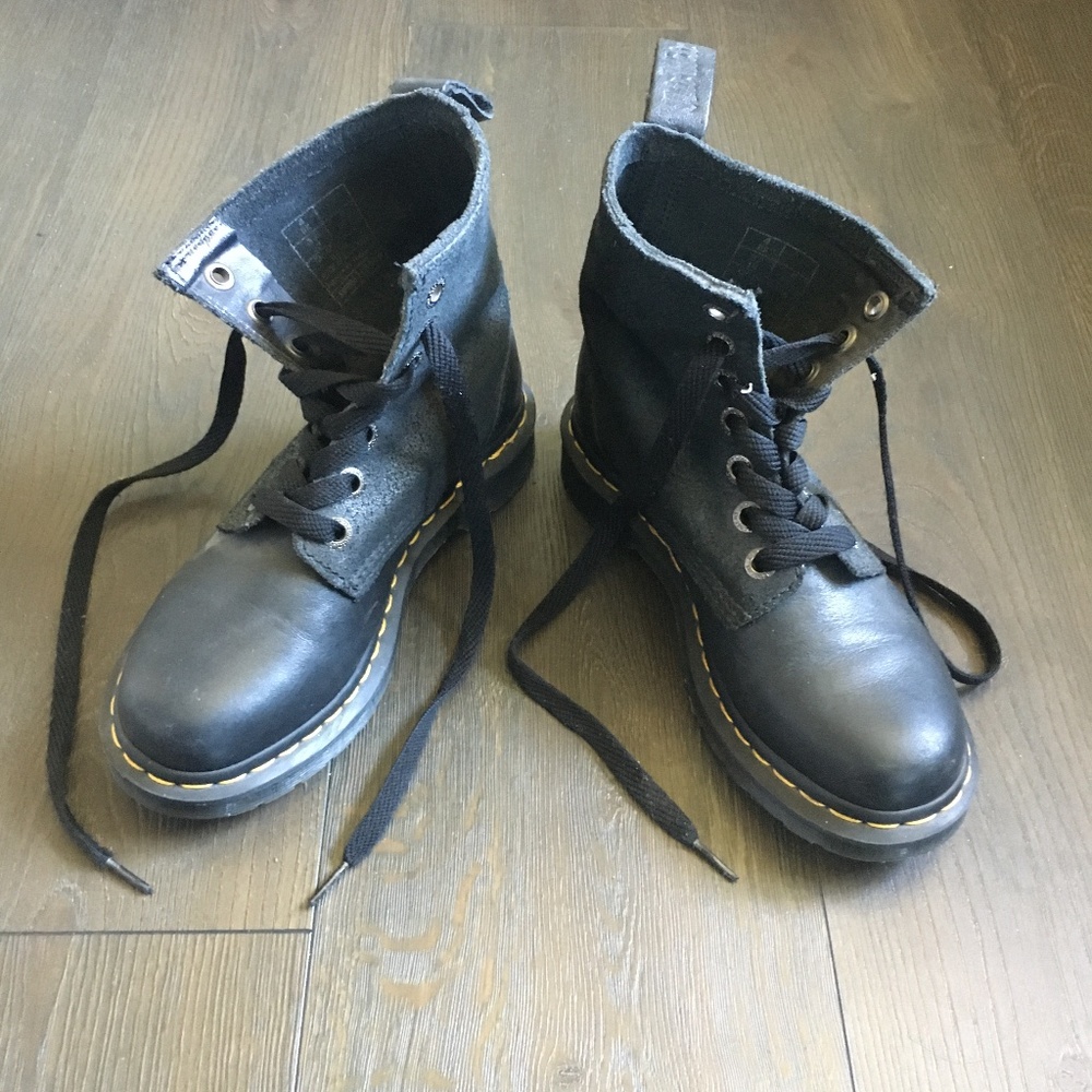 DR. MARTENS 🖤 rare/customs Hazil Combat Boots